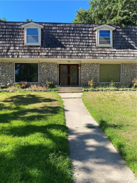 8213 Golden Oaks Road