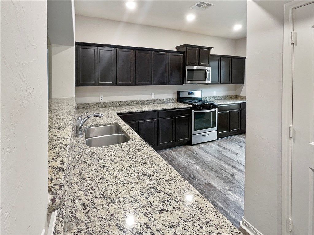 408 E Mobile Terrace