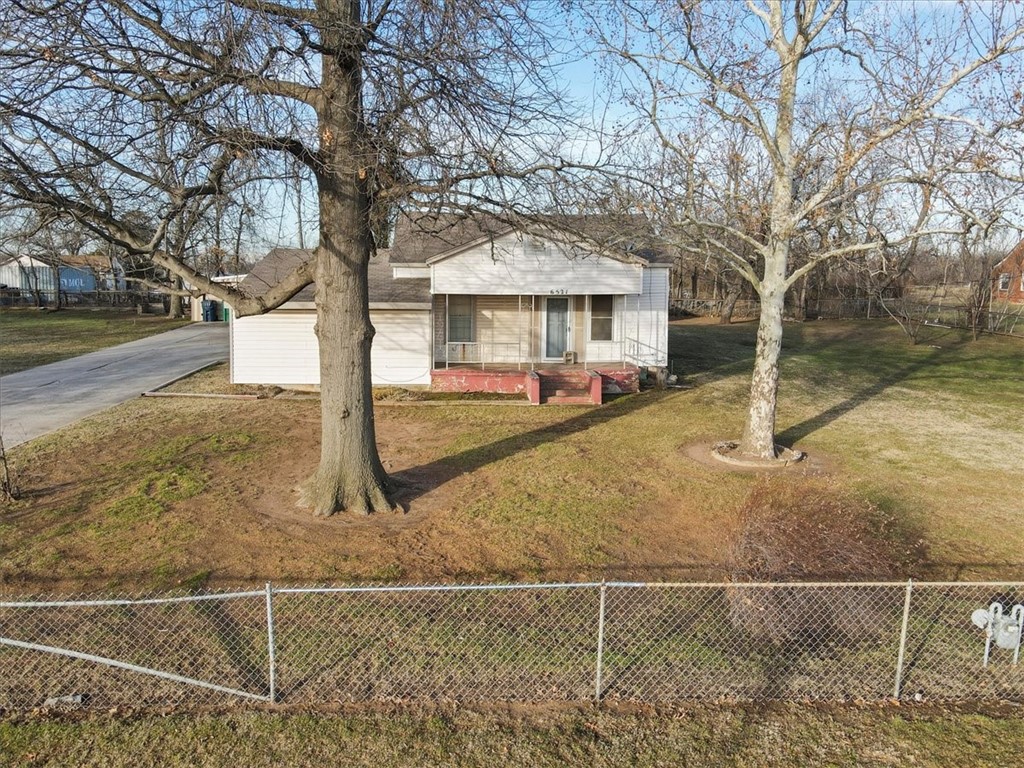 6521 N Lottie Avenue