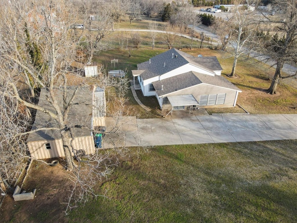 6521 N Lottie Avenue