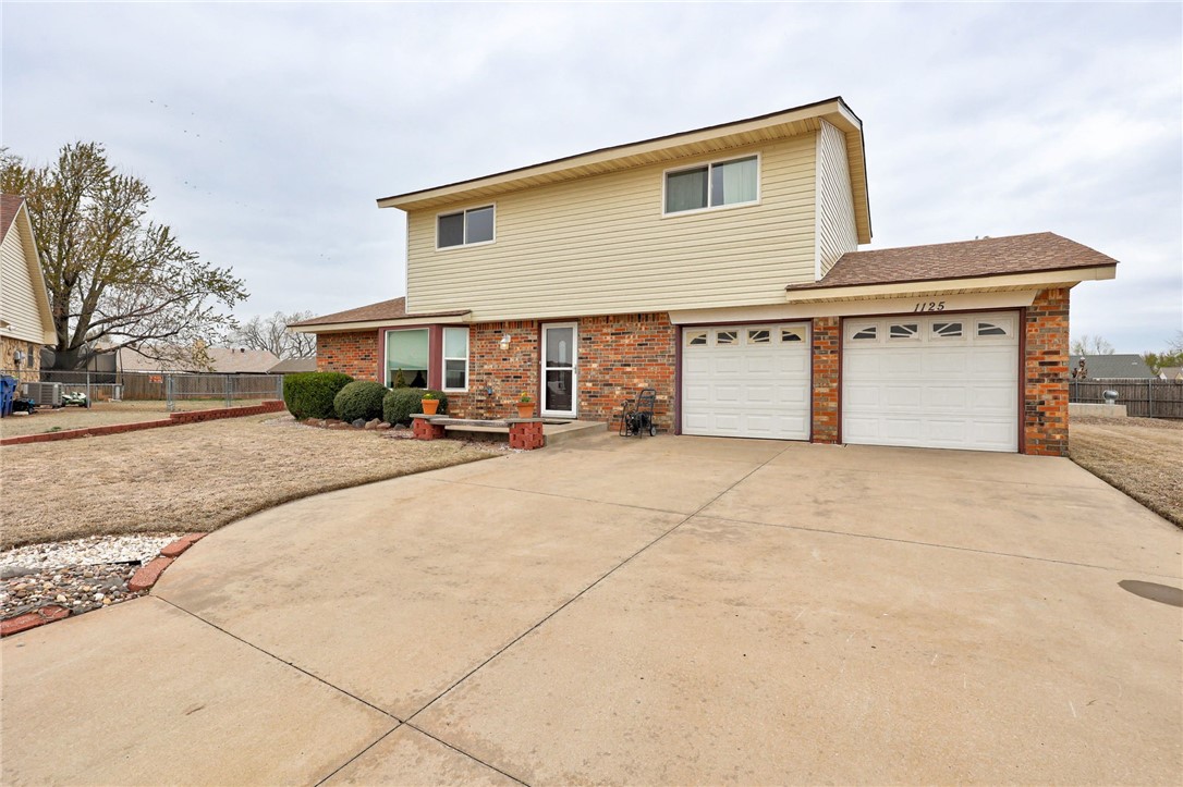 1125 W Windsor Way