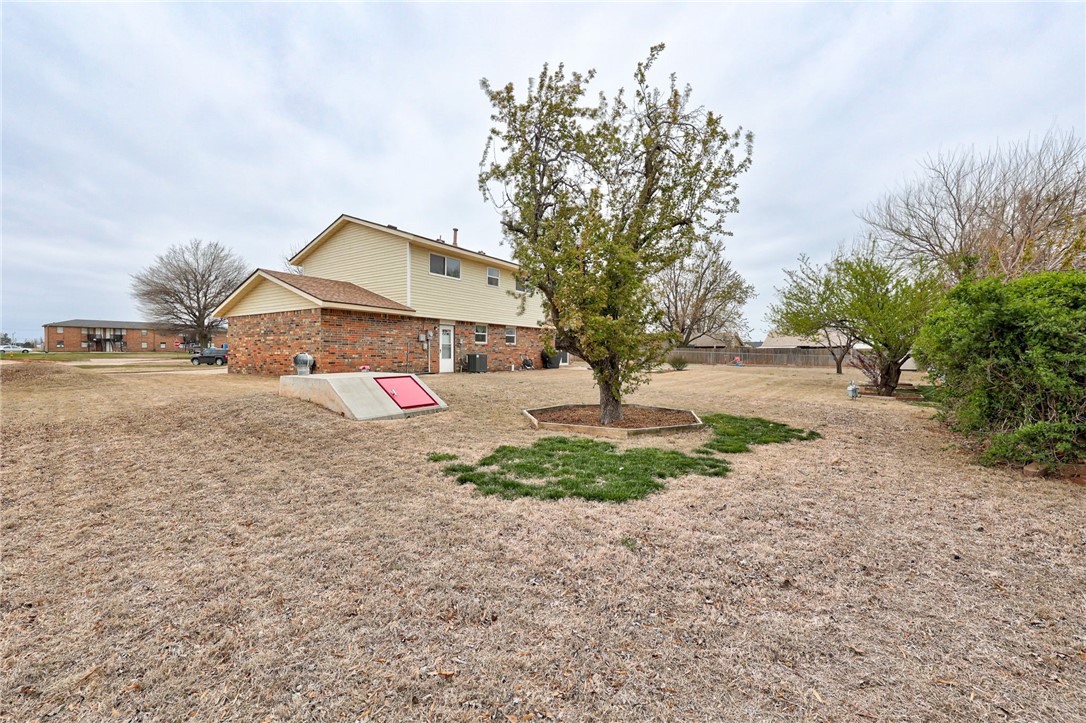 1125 W Windsor Way