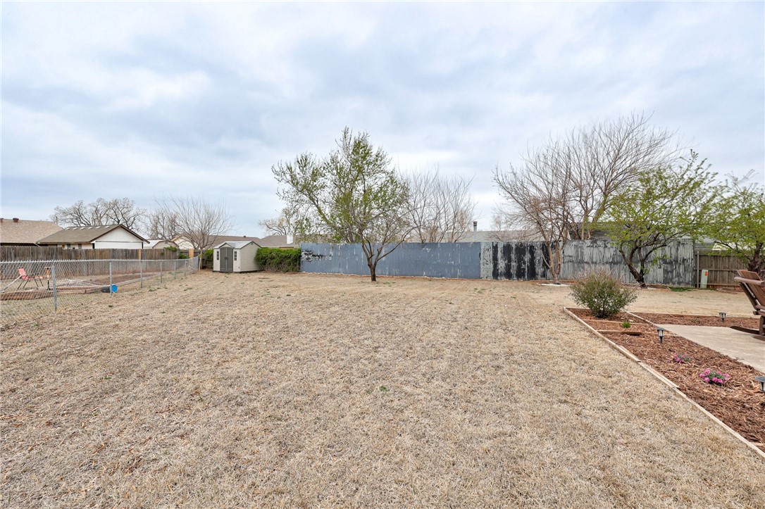 1125 W Windsor Way