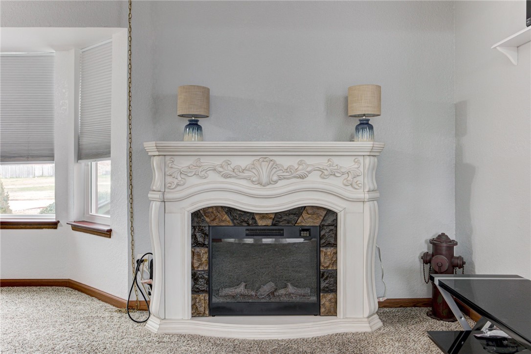1125 W Windsor Way