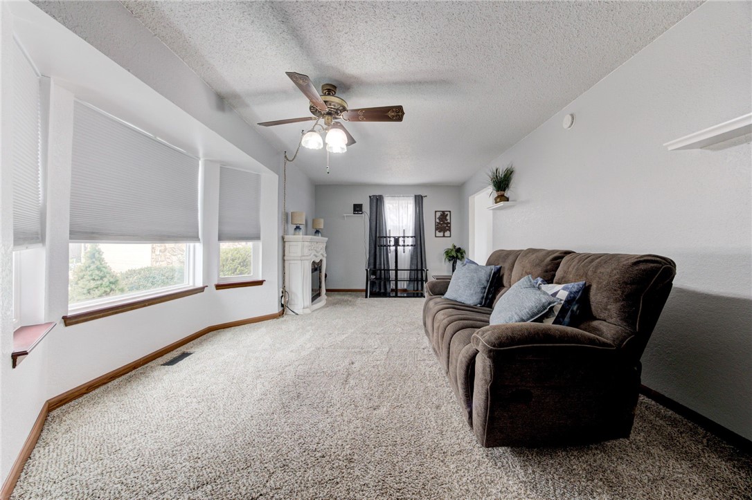 1125 W Windsor Way