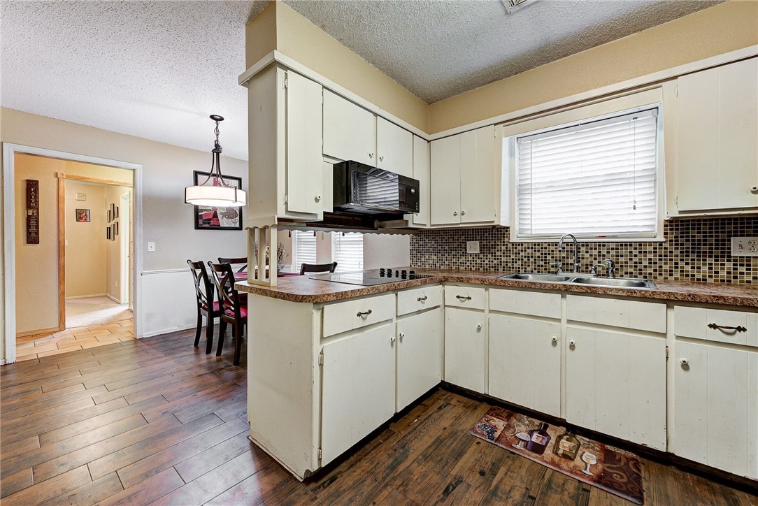3808 Vickie Drive