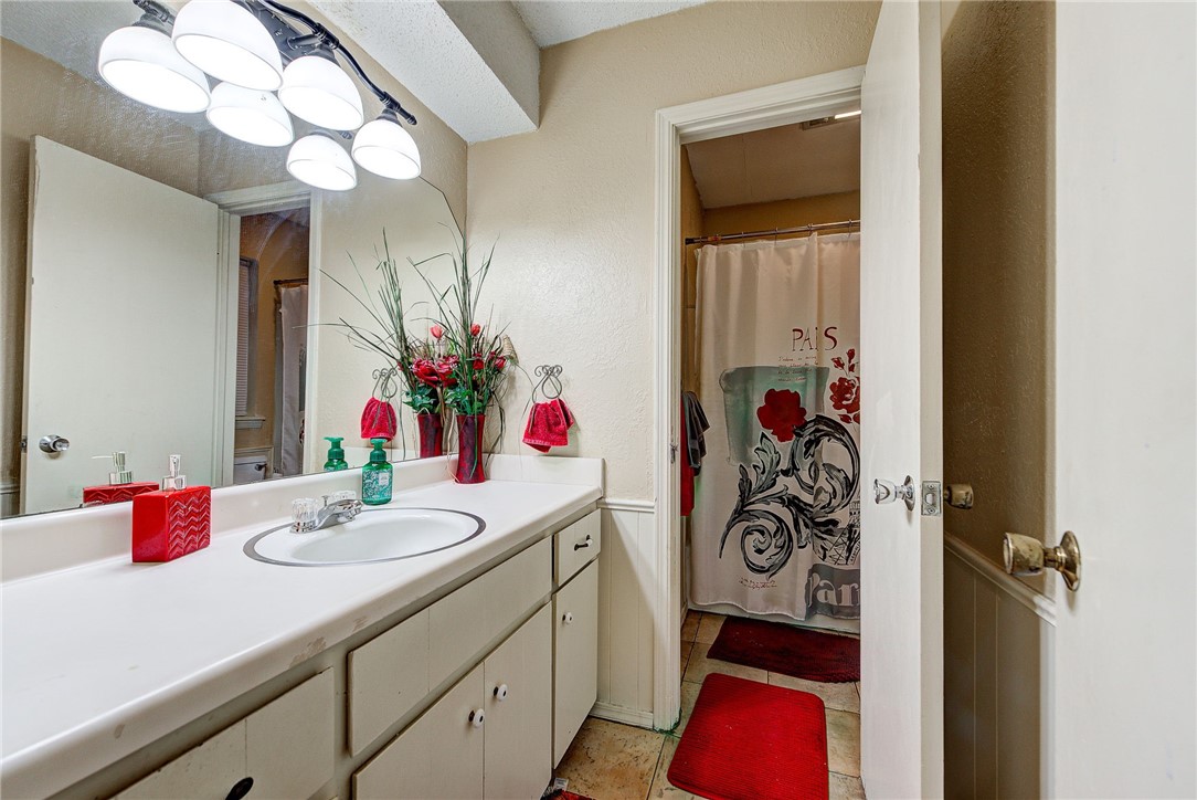 3808 Vickie Drive