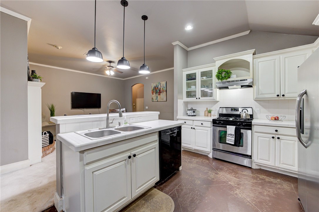 16401 Village Green Drive
