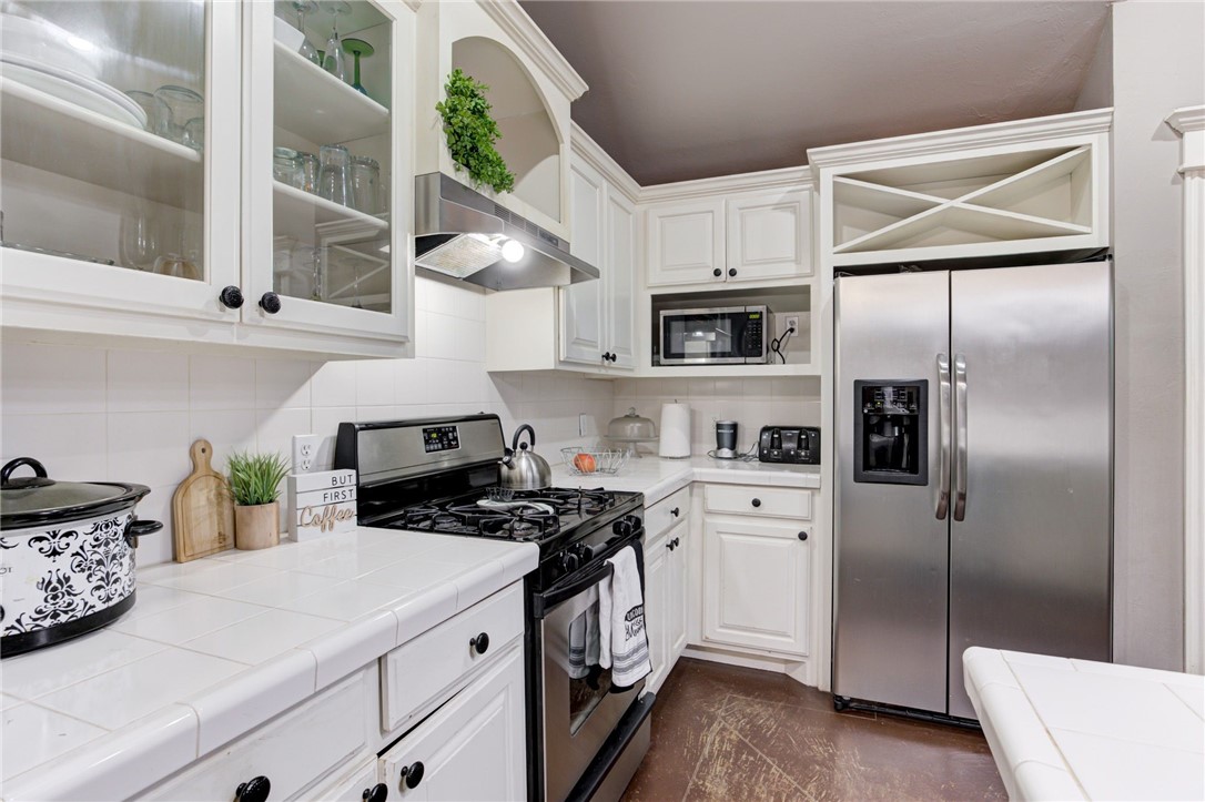 16401 Village Green Drive