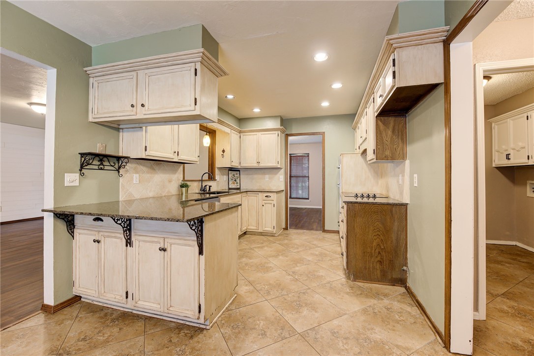 8213 NW 114th Street