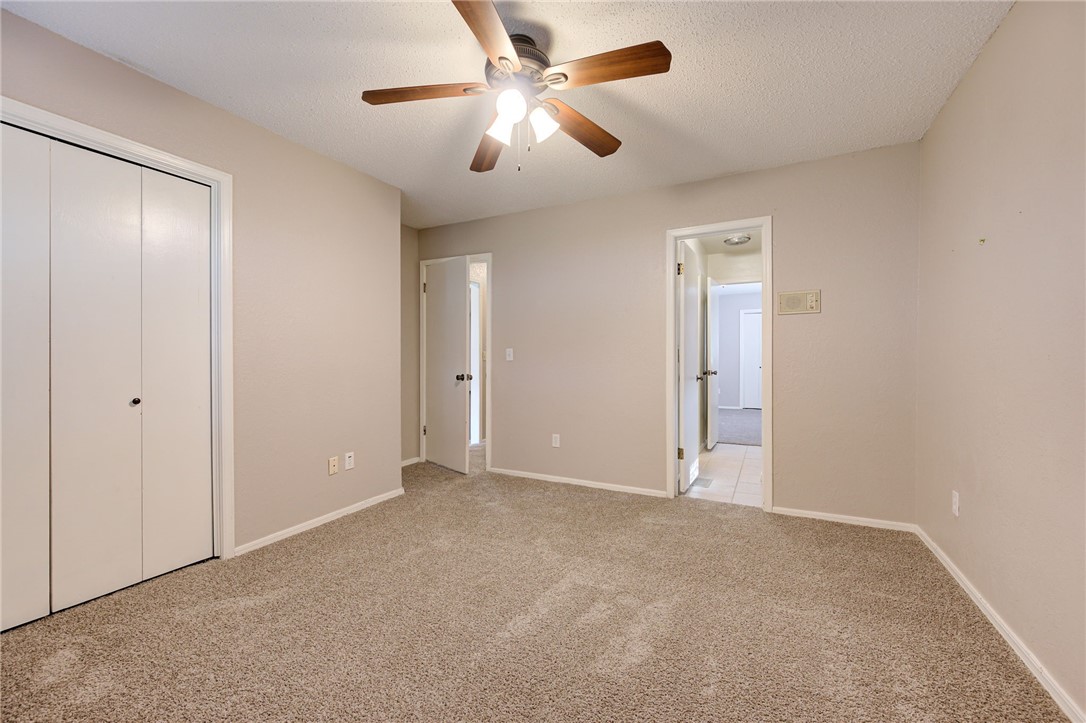 8213 NW 114th Street