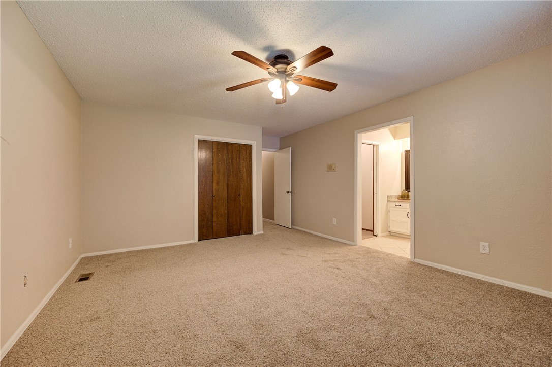 8213 NW 114th Street