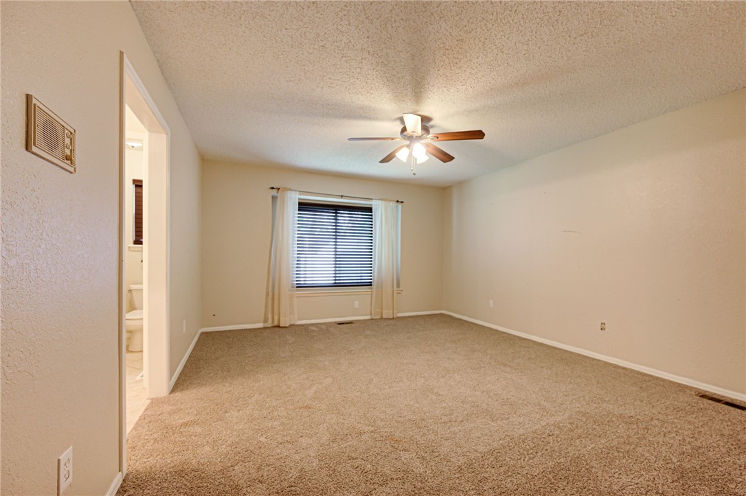 8213 NW 114th Street