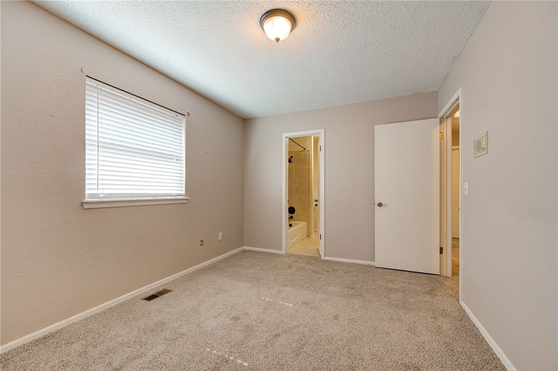 8213 NW 114th Street