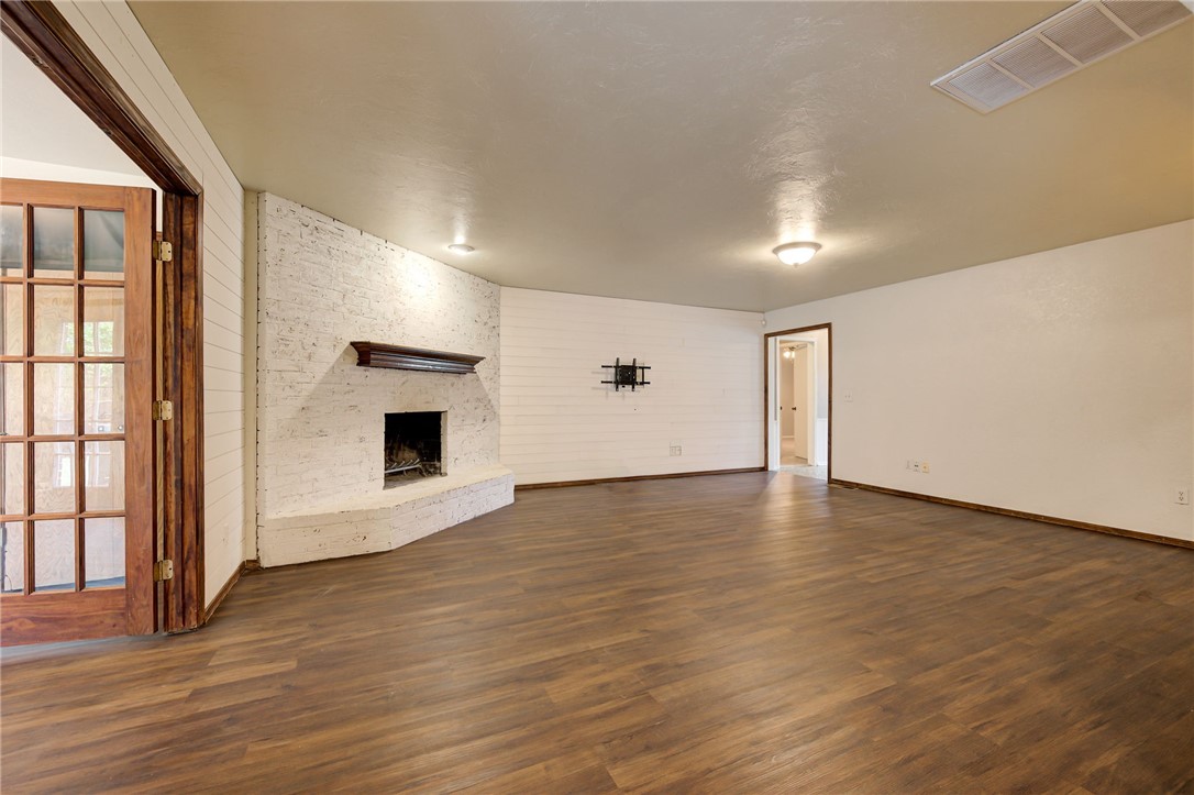 8213 NW 114th Street
