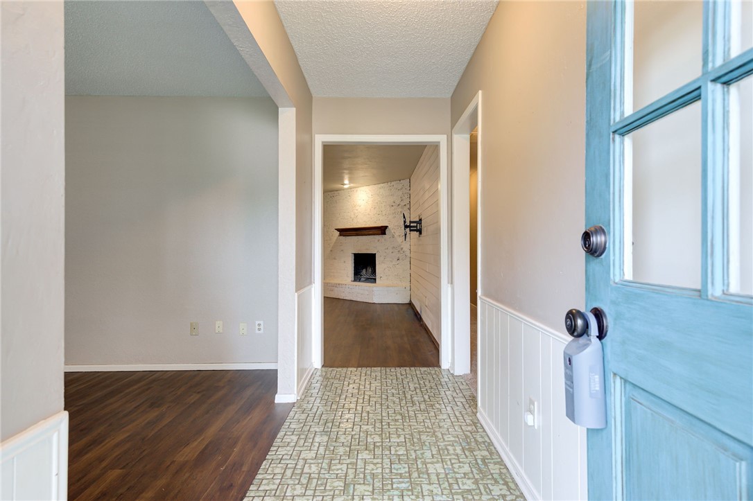 8213 NW 114th Street