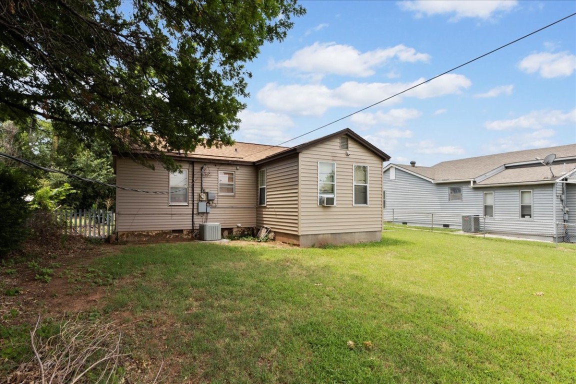 701 E Holman Court