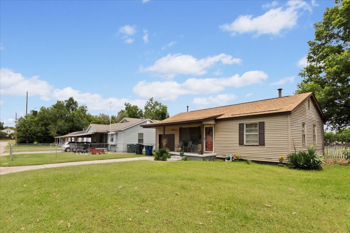 701 E Holman Court