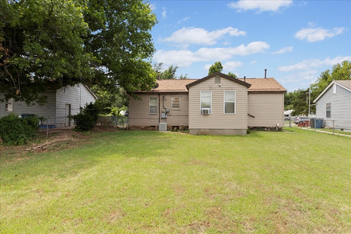 701 E Holman Court
