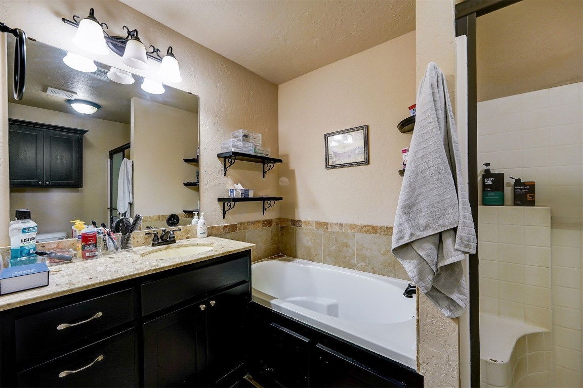 716 Heatherwood Court
