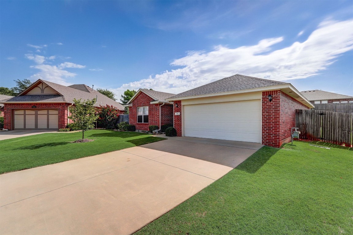 716 Heatherwood Court