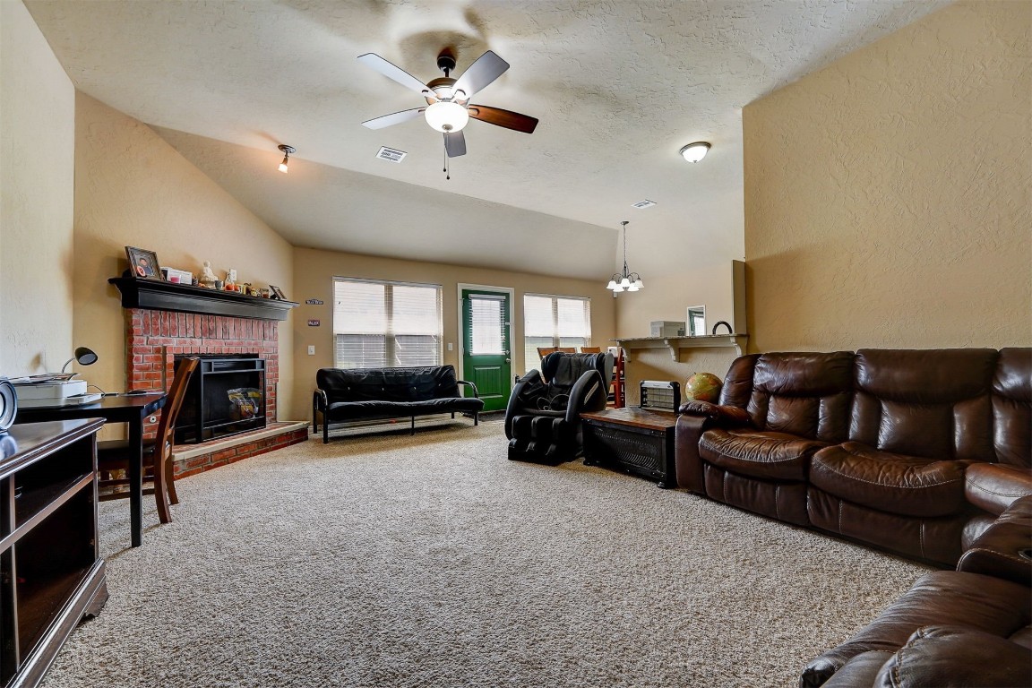 716 Heatherwood Court