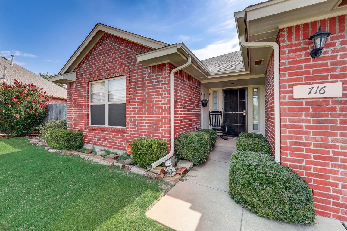 716 Heatherwood Court