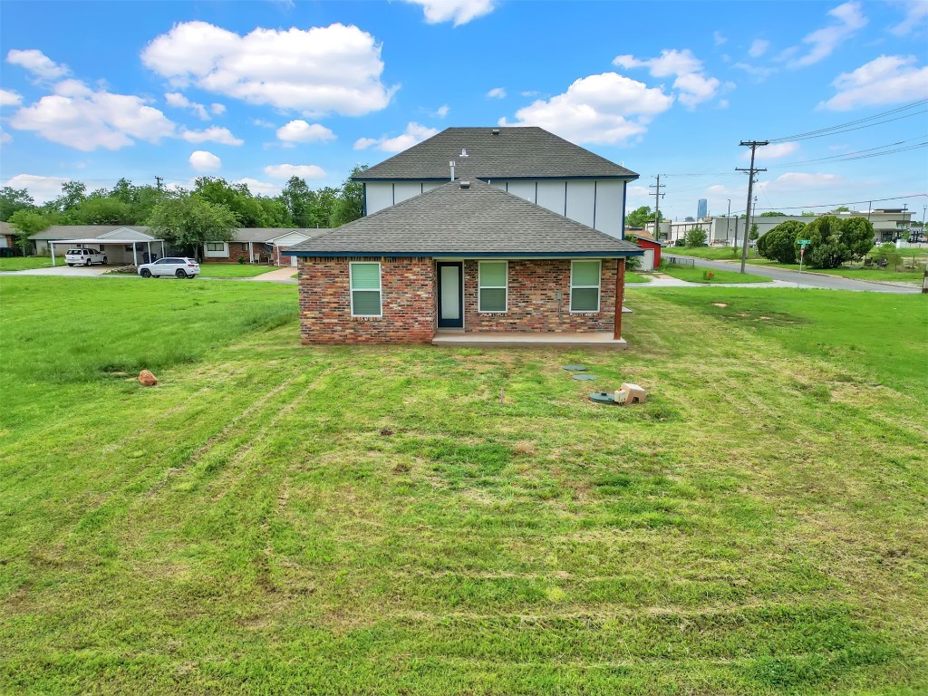 705 NE 38th Street