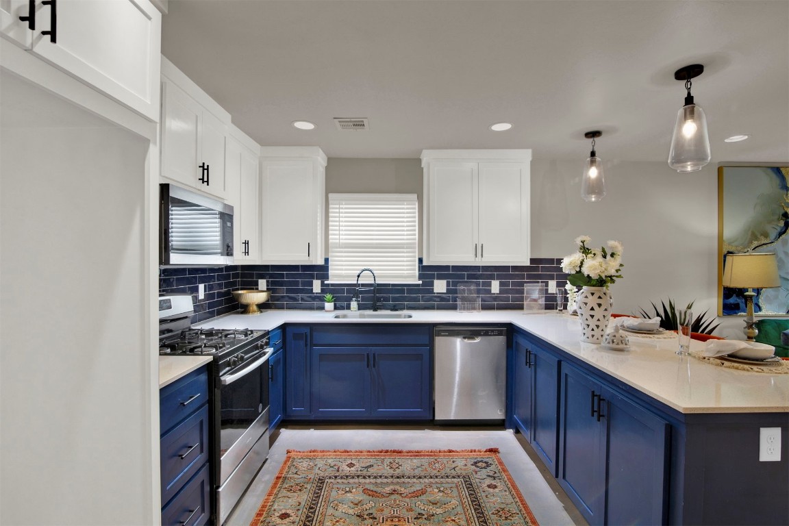 705 NE 38th Street