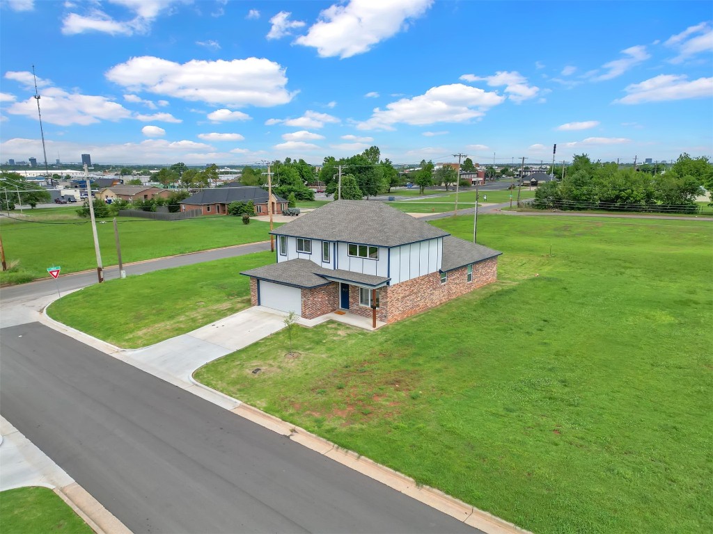 705 NE 38th Street