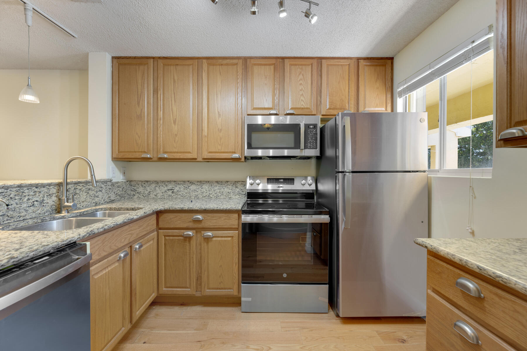 98202 Windward Avenue