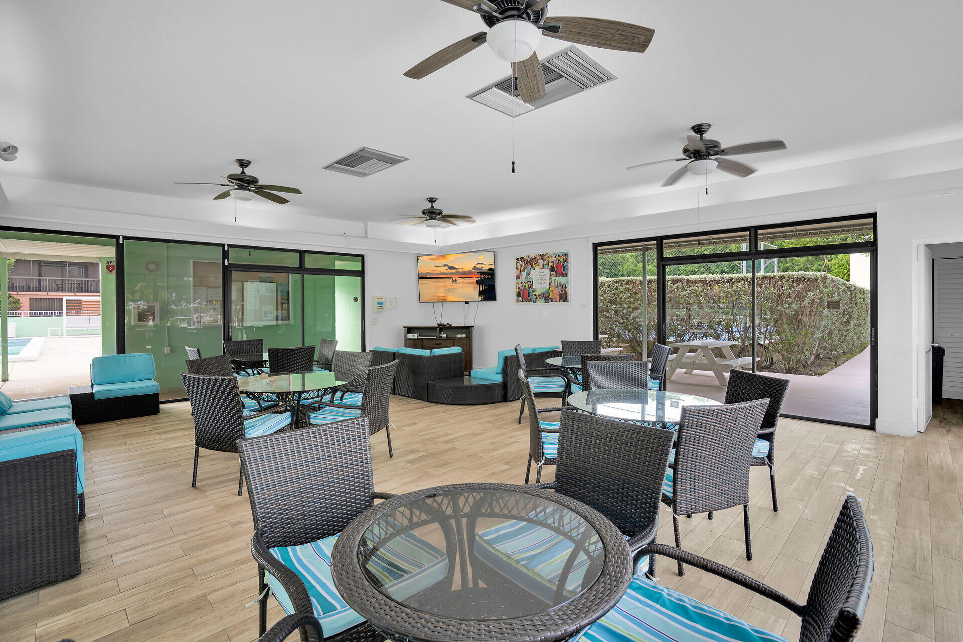 98202 Windward Avenue