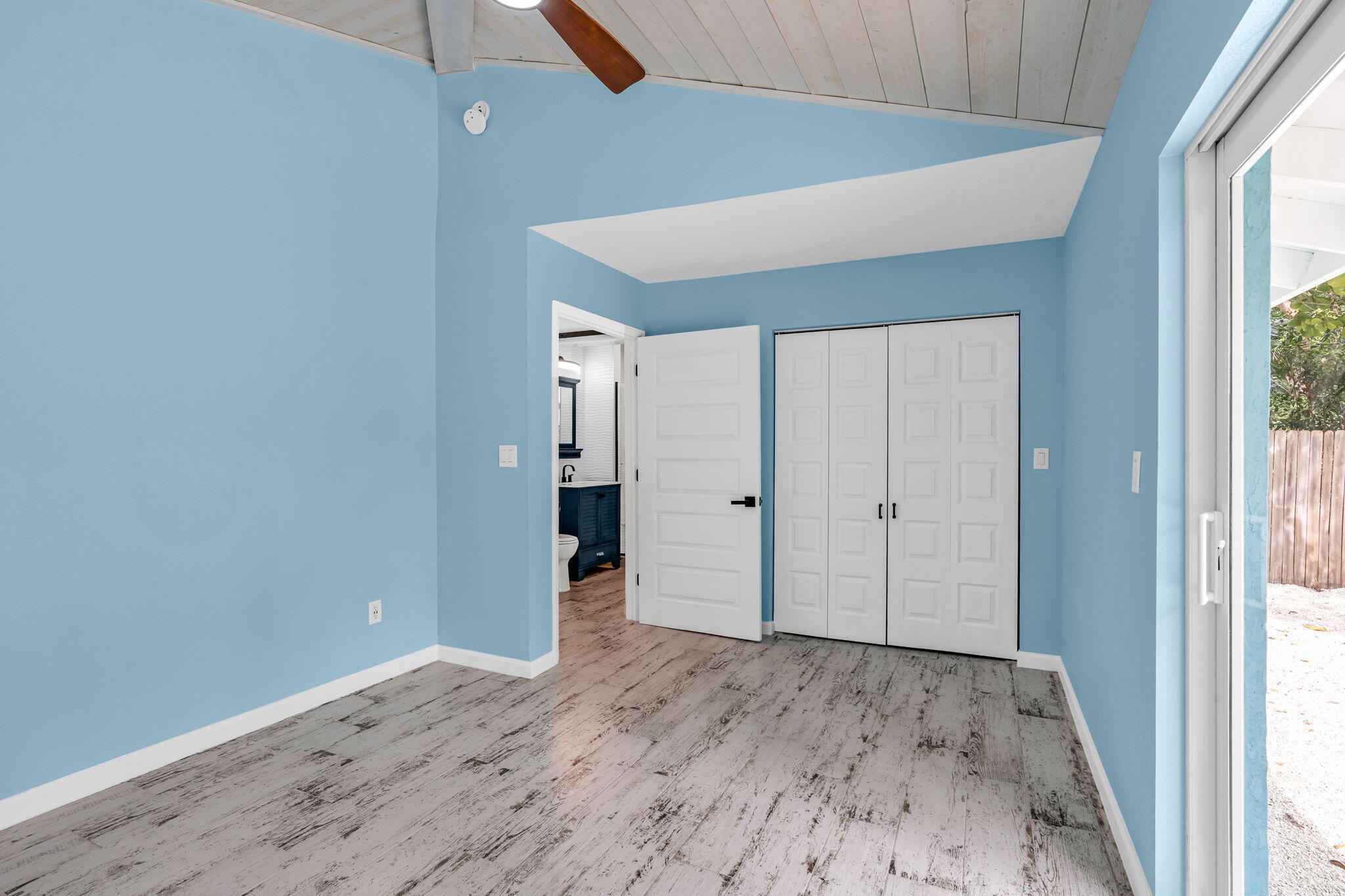218 Lignumvitae Drive