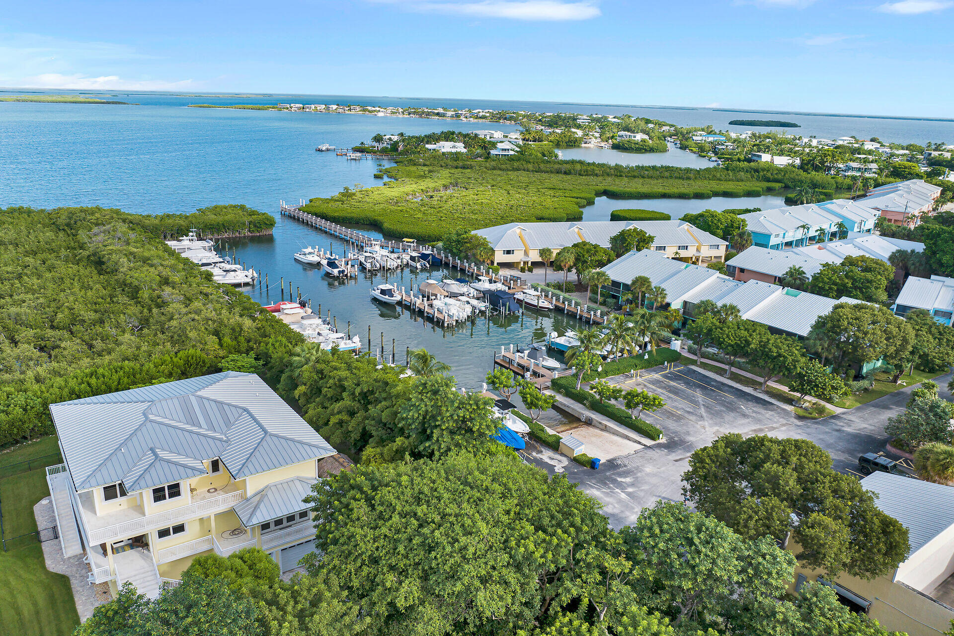 14 Leeward Avenue 14