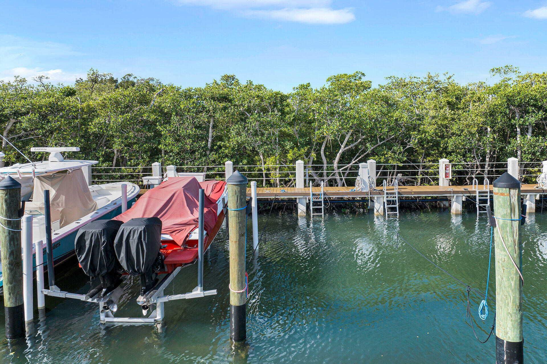 14 Leeward Avenue 14