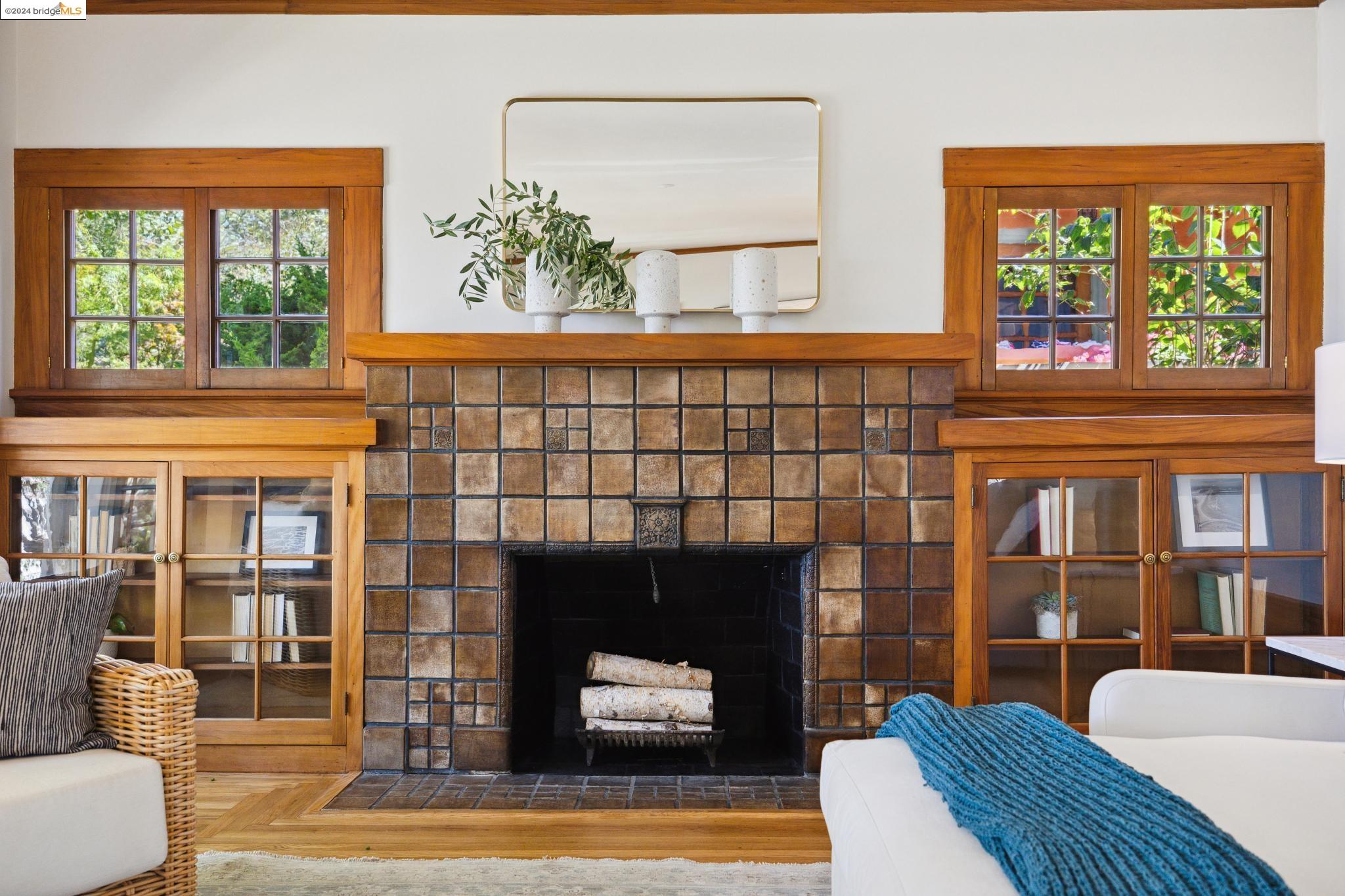 1057 Mariposa Ave