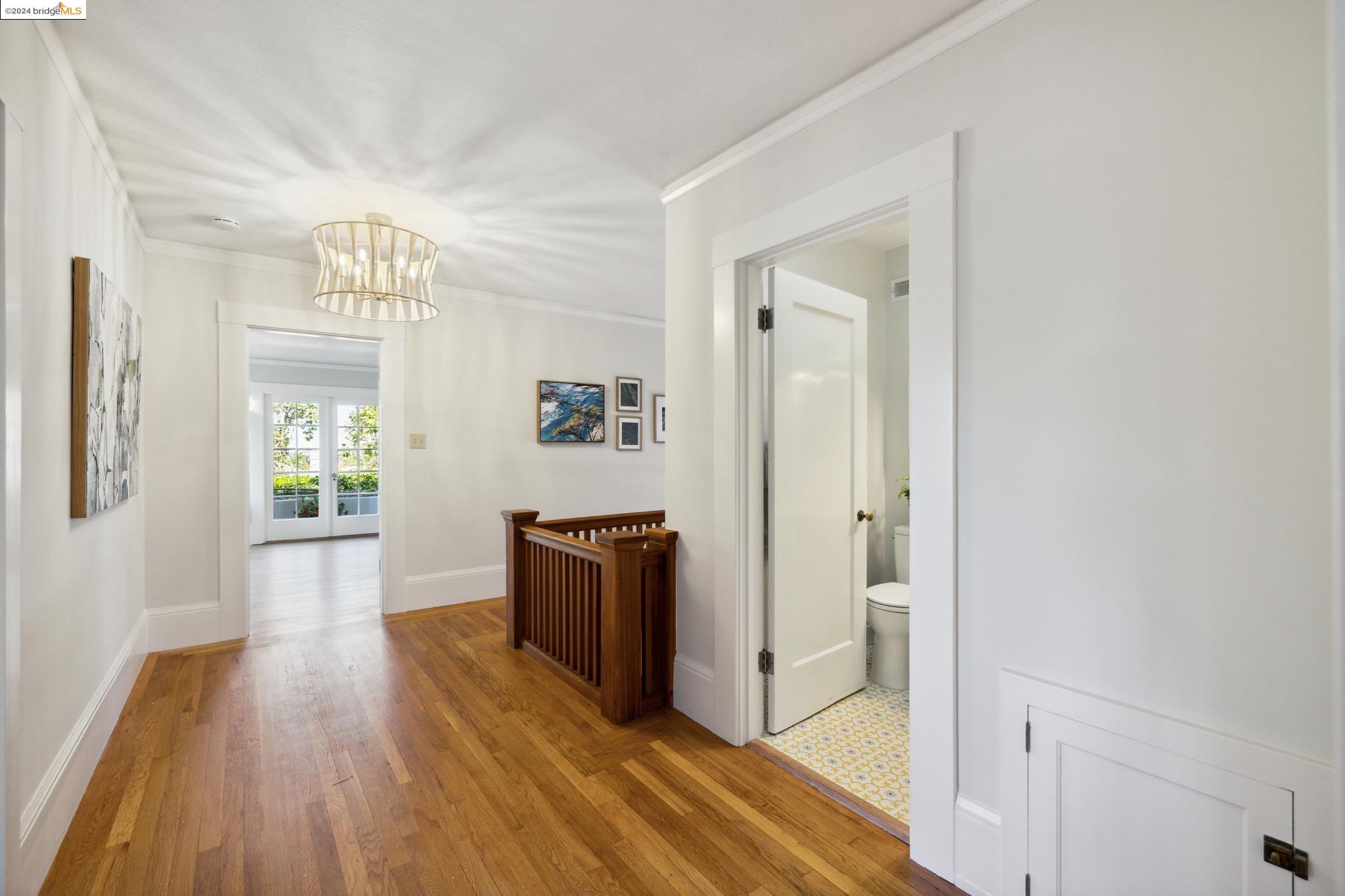 1057 Mariposa Ave