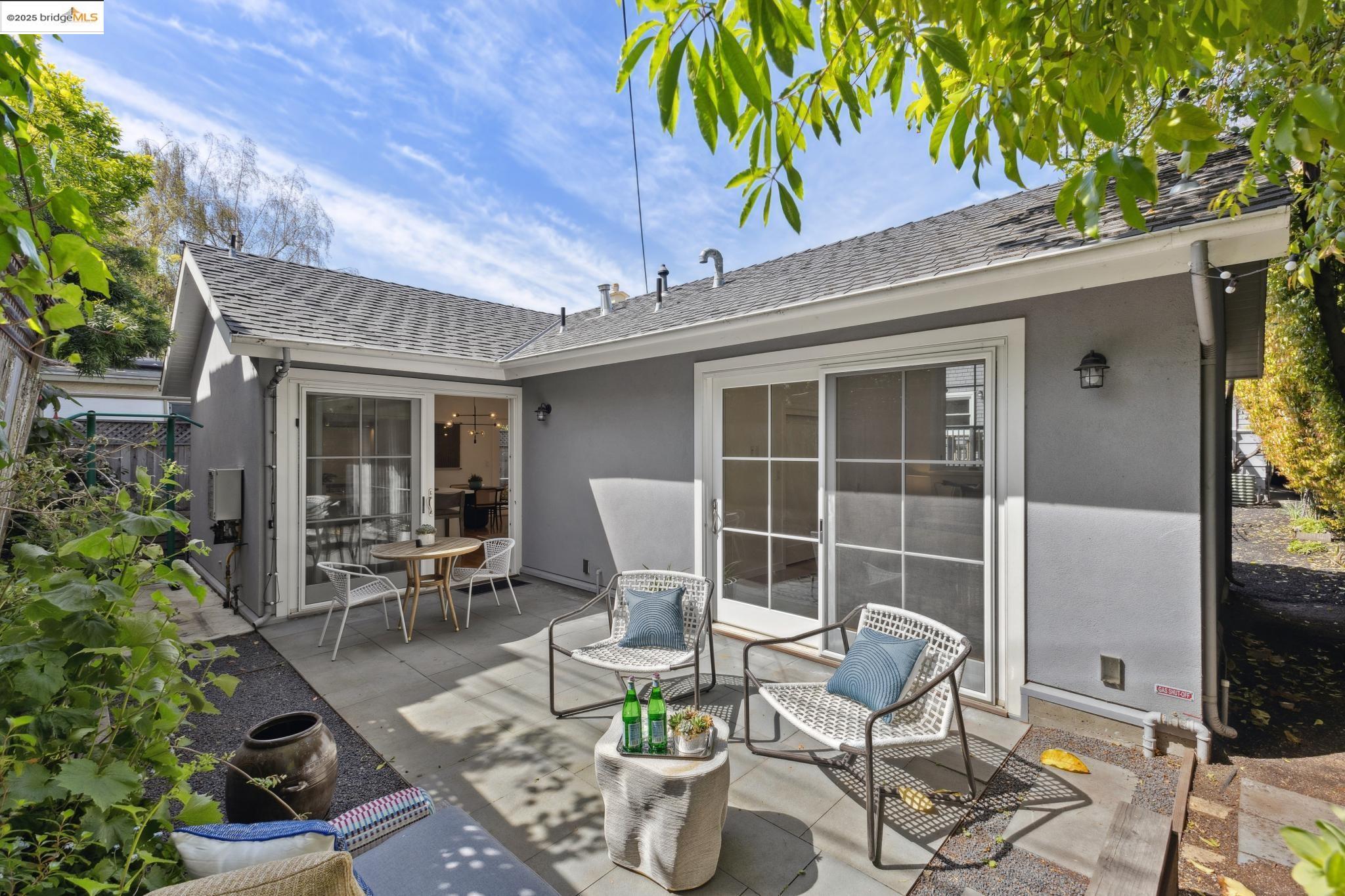 2946 Claremont Blvd