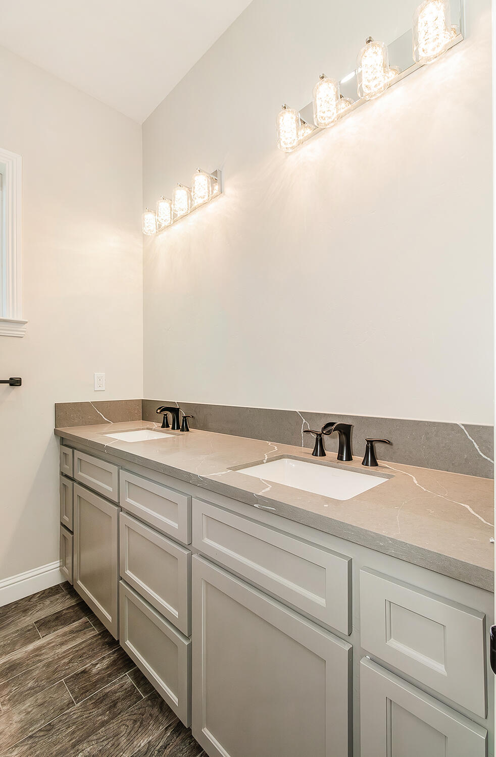 4302 S Chatham Street