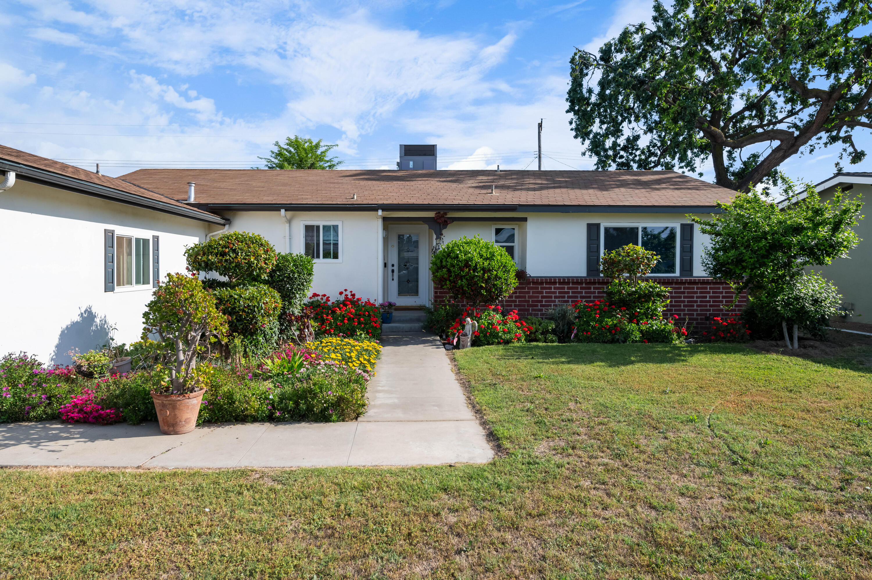 195 E Sandra Avenue