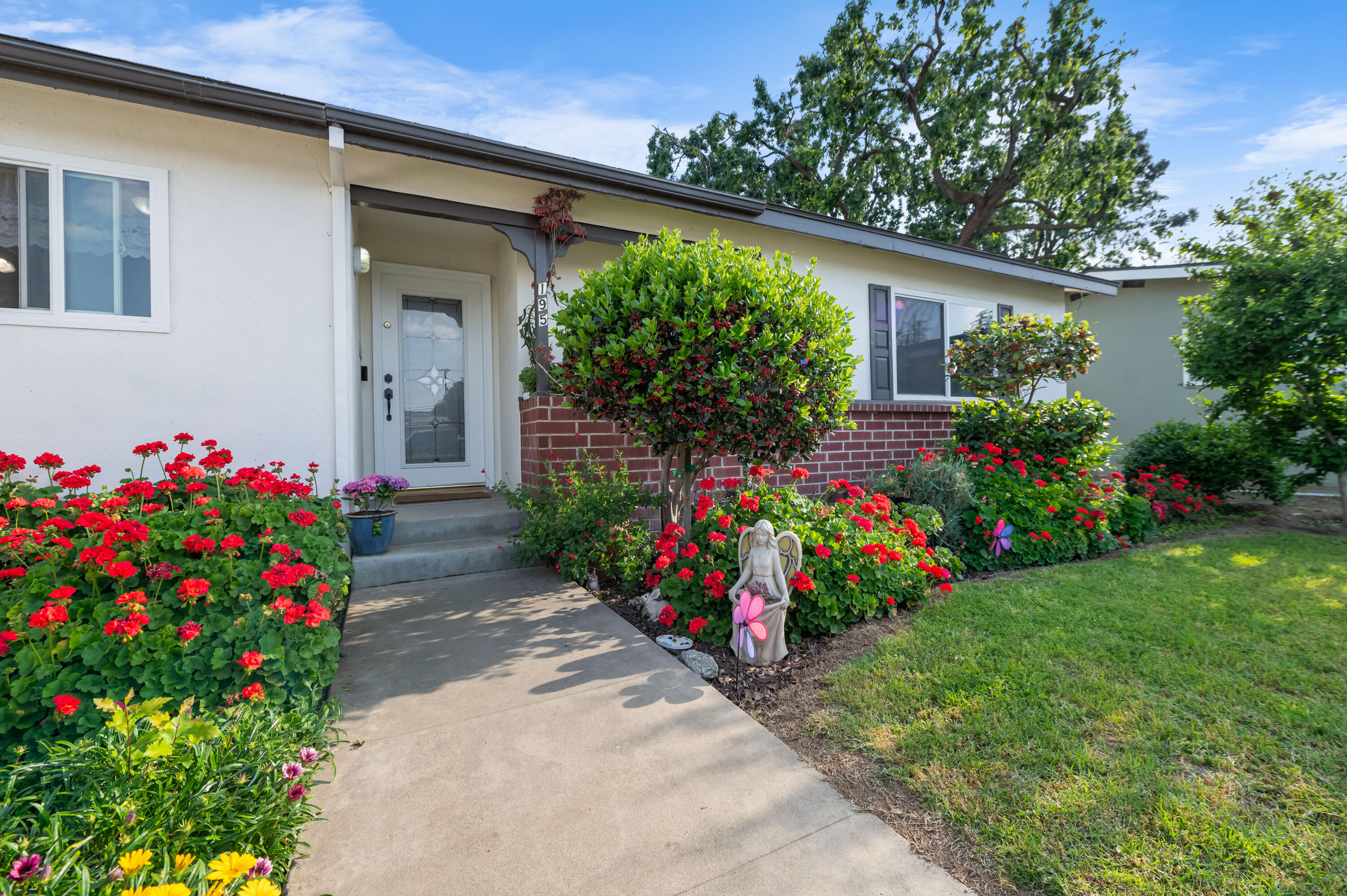 195 E Sandra Avenue