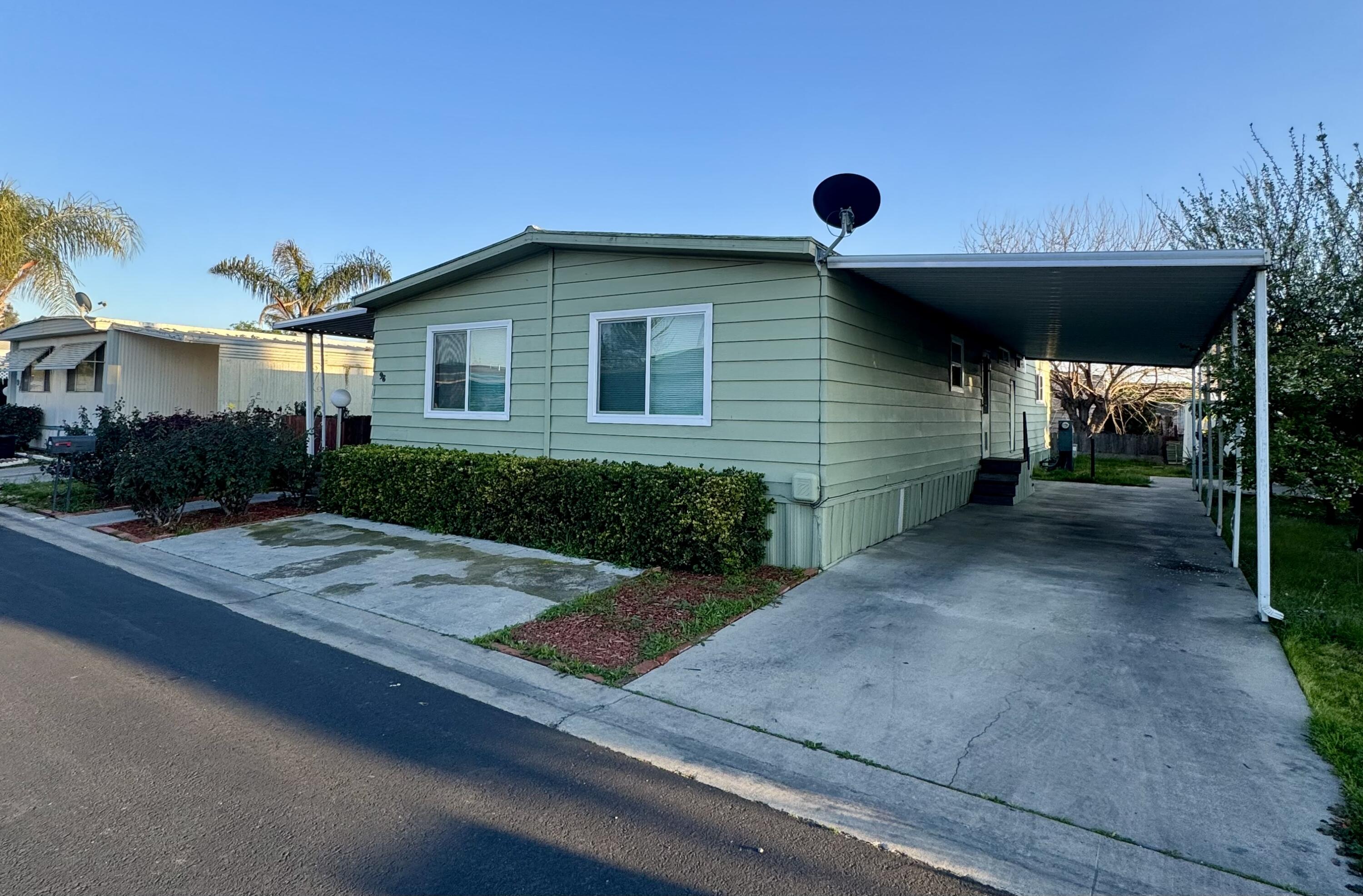 2301 S Divisadero Street, 98