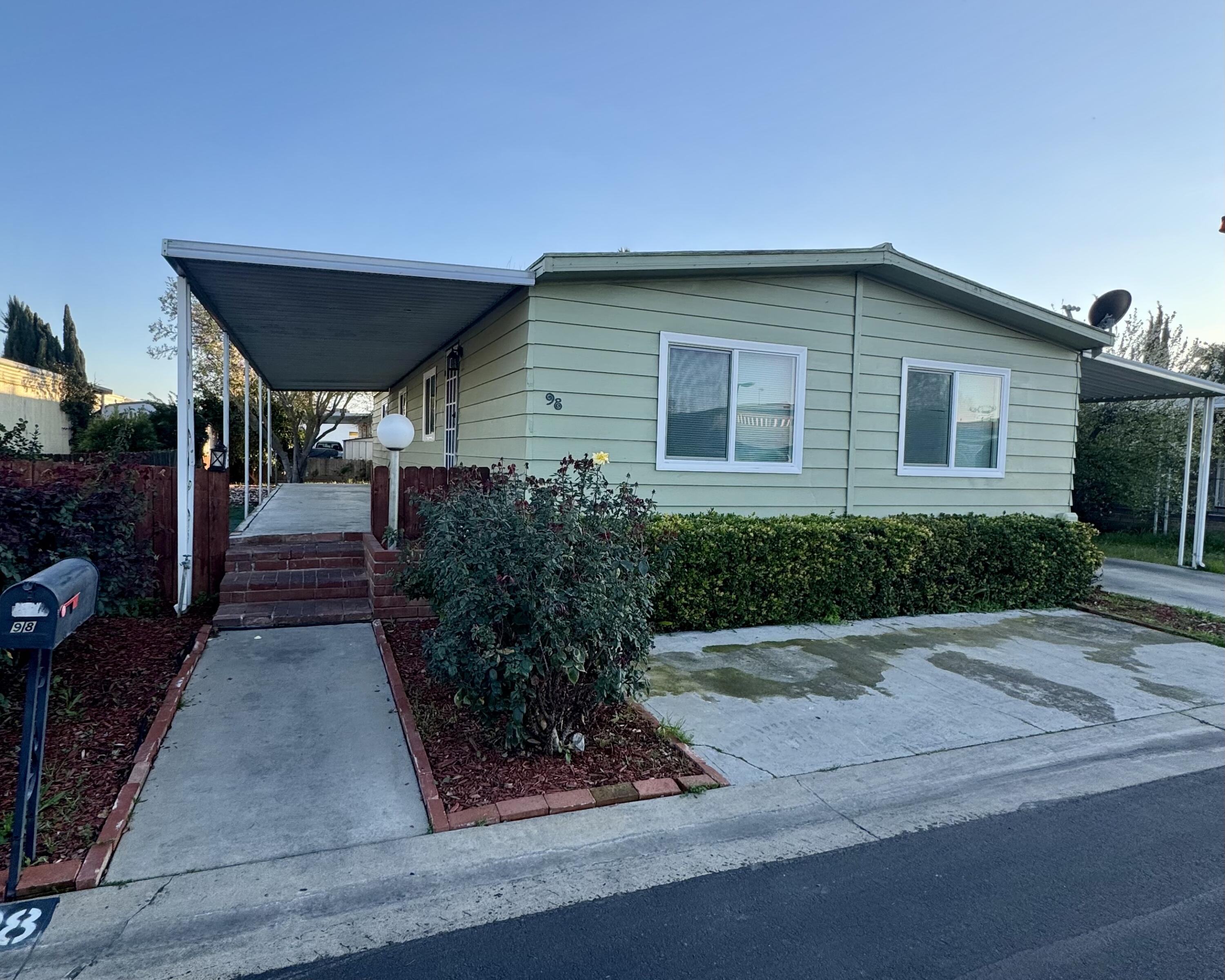 2301 S Divisadero Street, 98