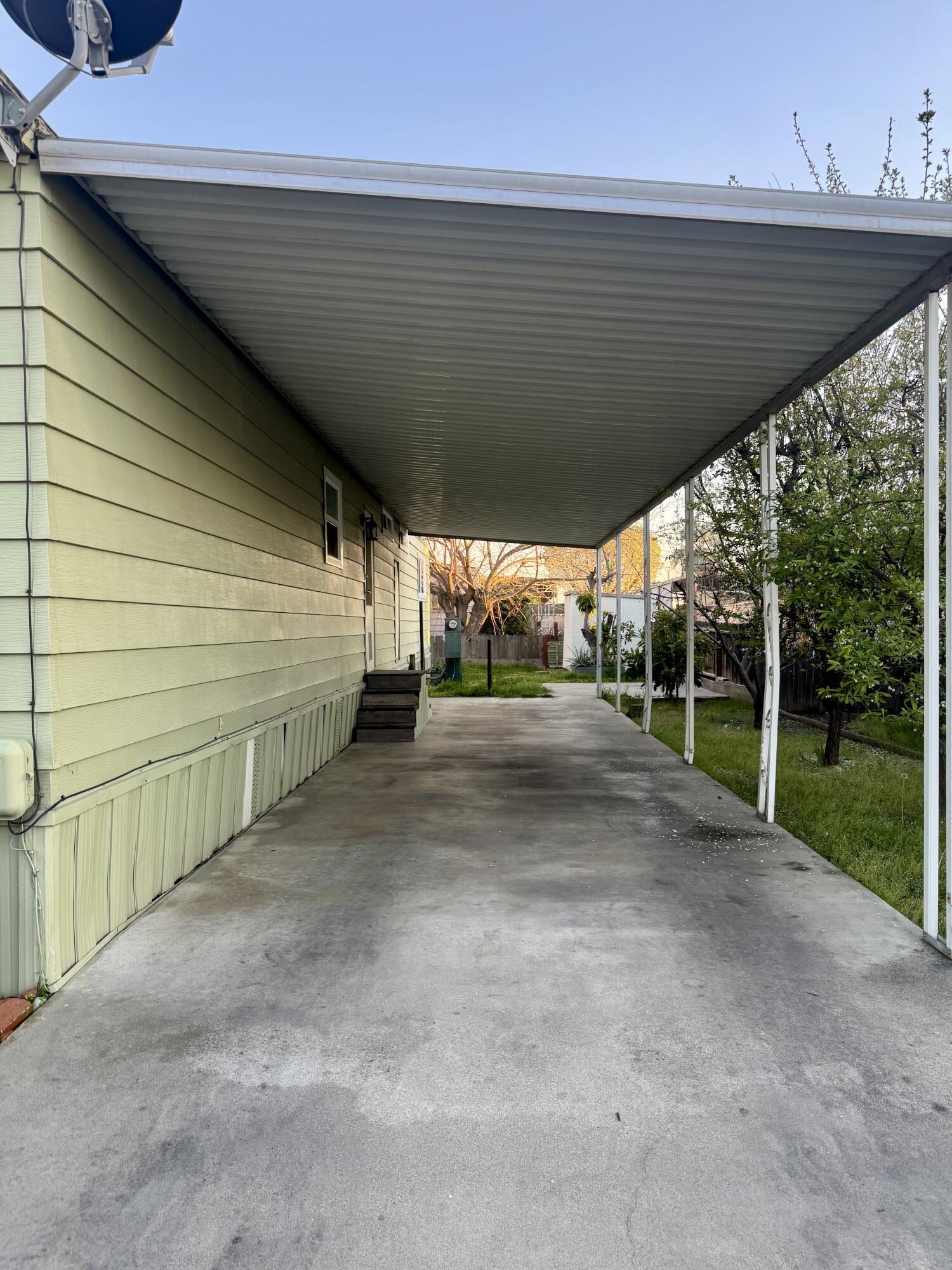 2301 S Divisadero Street, 98