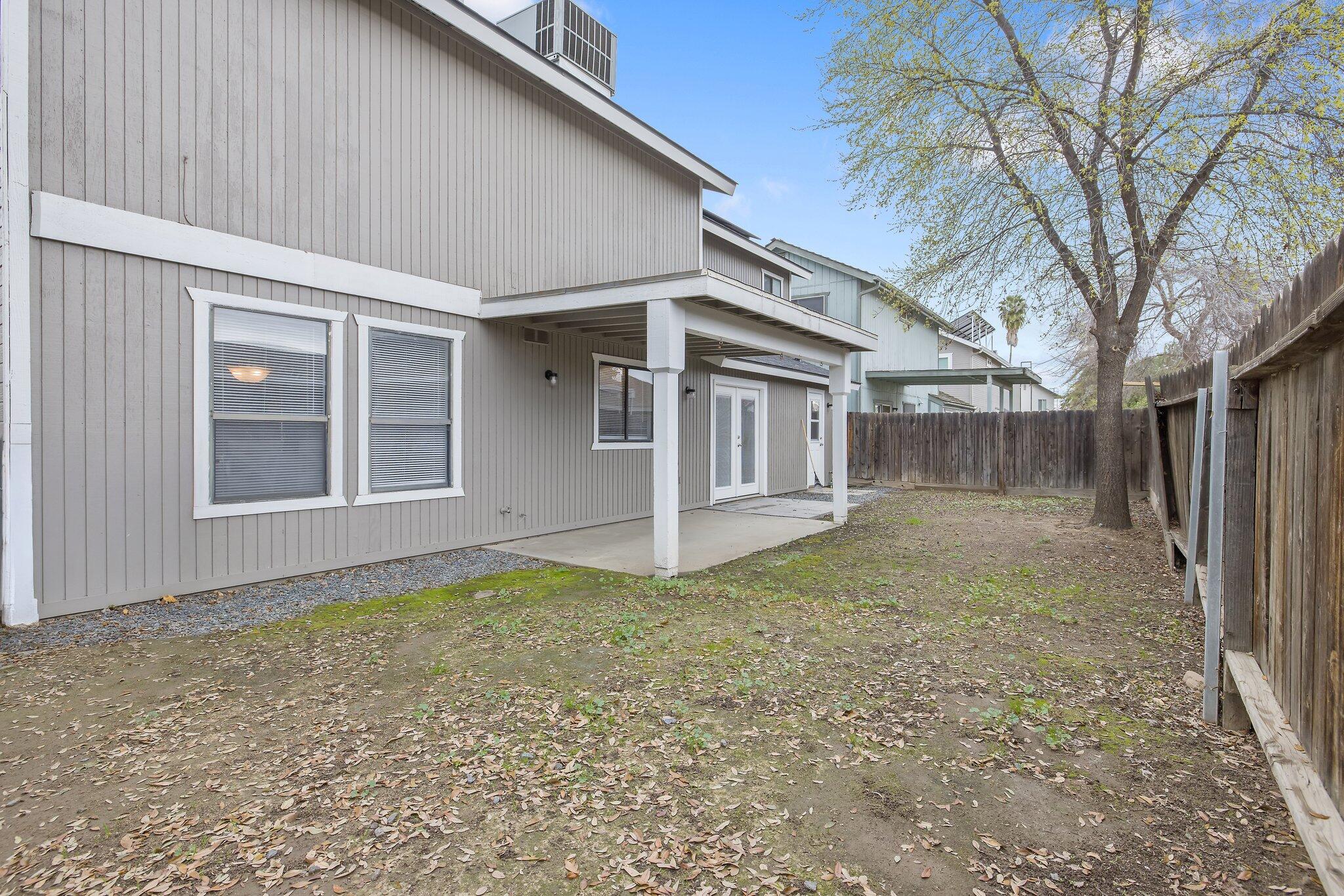 2328 W Packwood Drive