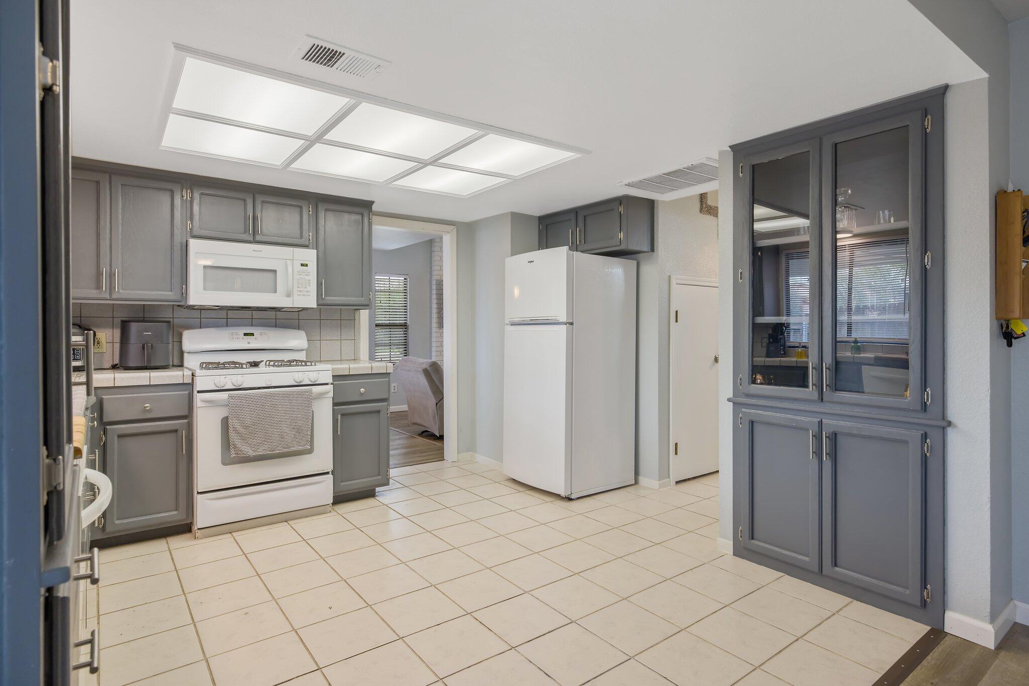 2328 W Packwood Drive