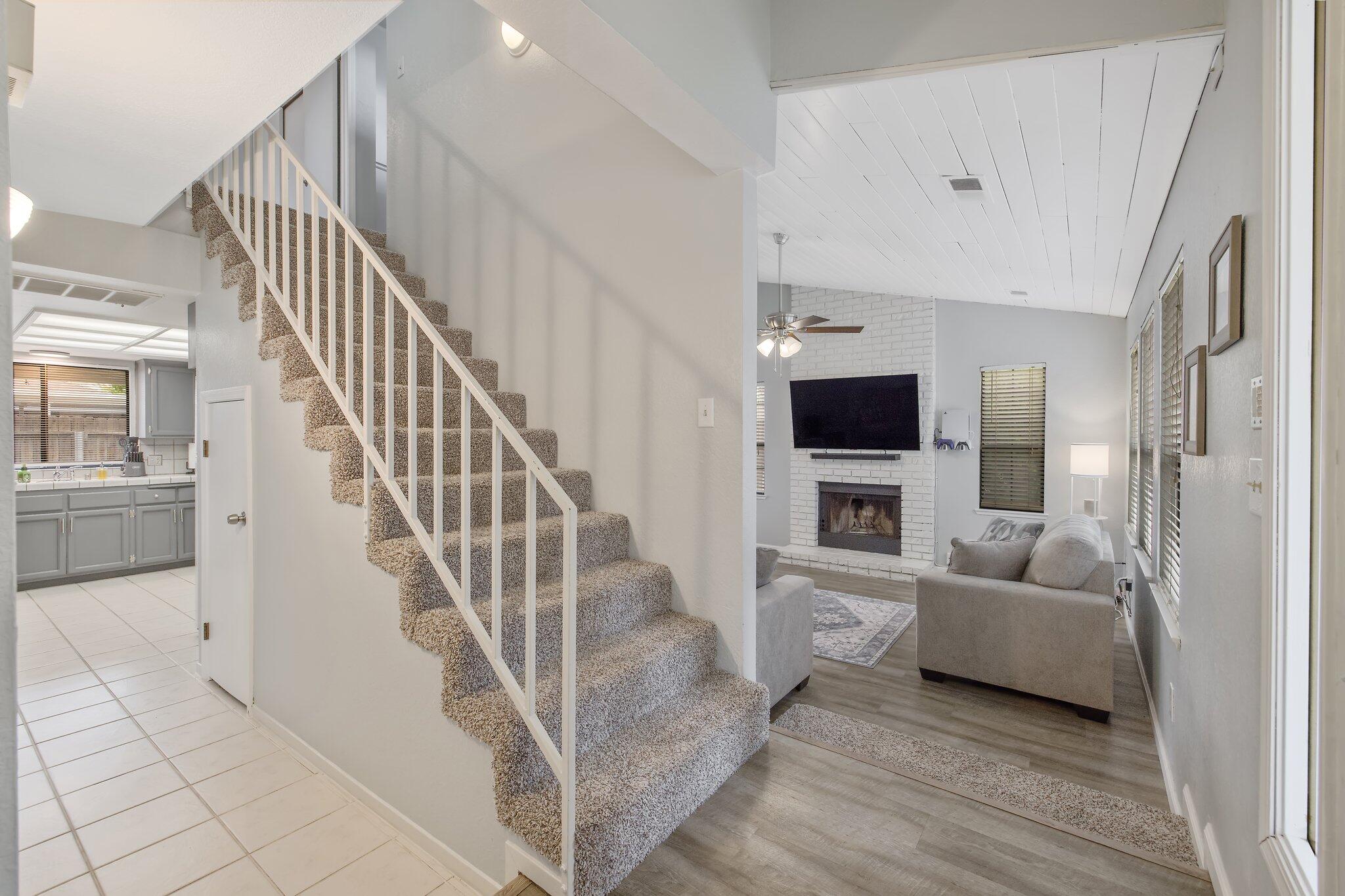 2328 W Packwood Drive