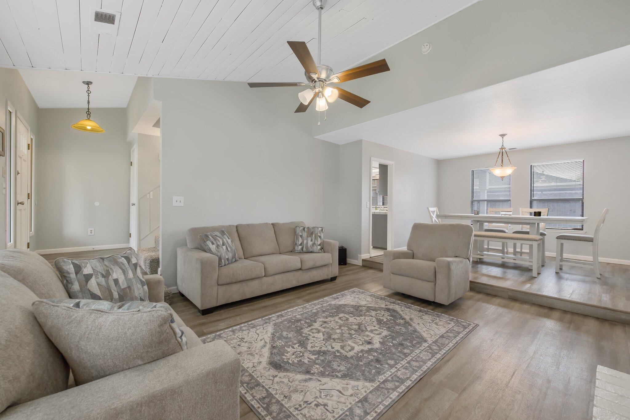 2328 W Packwood Drive