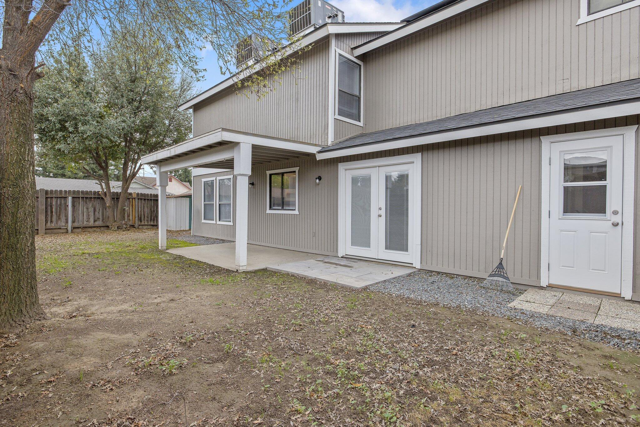 2328 W Packwood Drive
