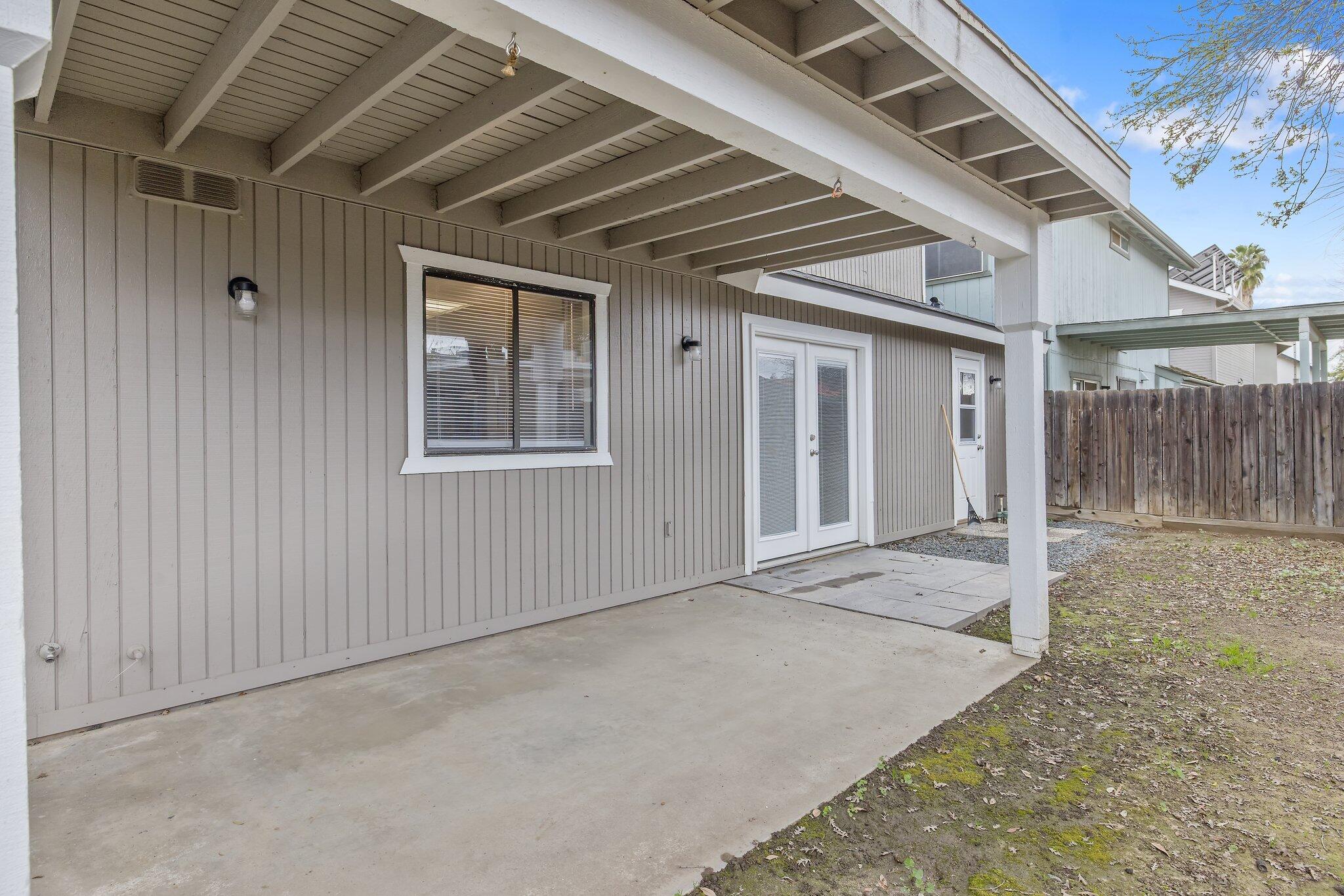 2328 W Packwood Drive